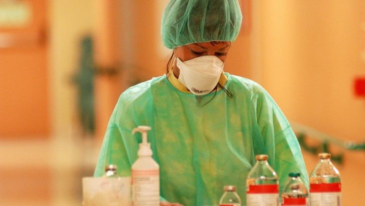 Covid, al San Paolo di Bari il primo reparto gestito solo da infermieri: cureranno gli asintomatici