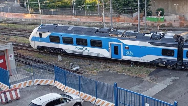 Meno posti sui treni per la Sicilia, il piano che penalizza i passeggeri dell’Isola
