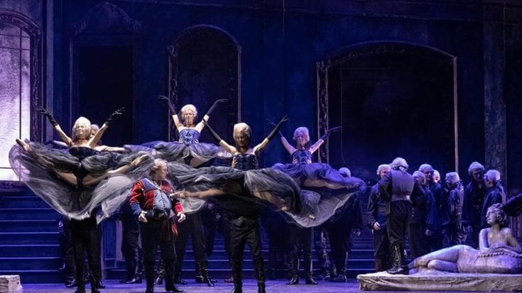 Tézier domina Rigoletto: ovazione al Massimo per il suo “Vil razza dannata”