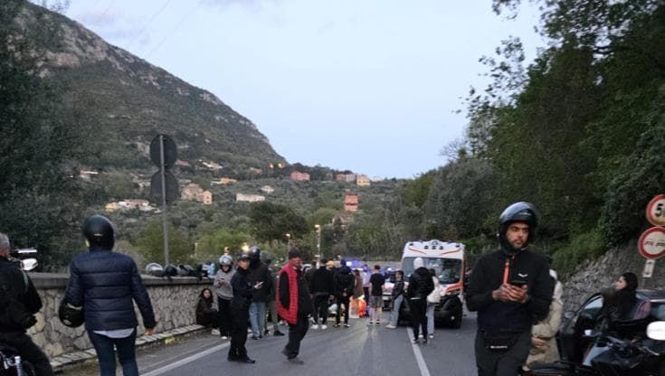 Moto contro auto a Piano di Sorrento, muore un trentenne