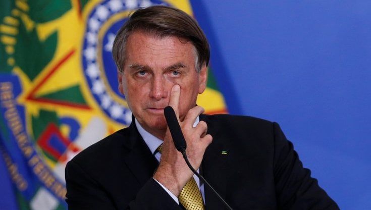 Brasile, nuovi guai per Bolsonaro: due scandali di corruzione nell'acquisto dei vaccini