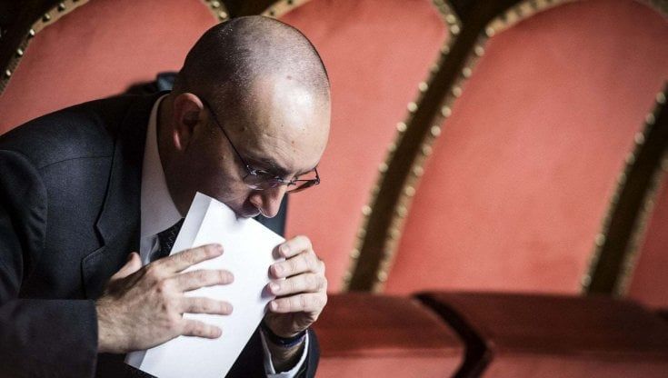 M5S, la Z negli auguri di Petrocelli per il 25 aprile: "Buona festa della LiberaZione". Conte: "Vergognoso"