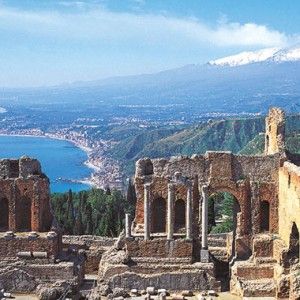 Turismo, bene la Sicilia. Taormina rimane in testa ma &egrave; boom dell'area iblea