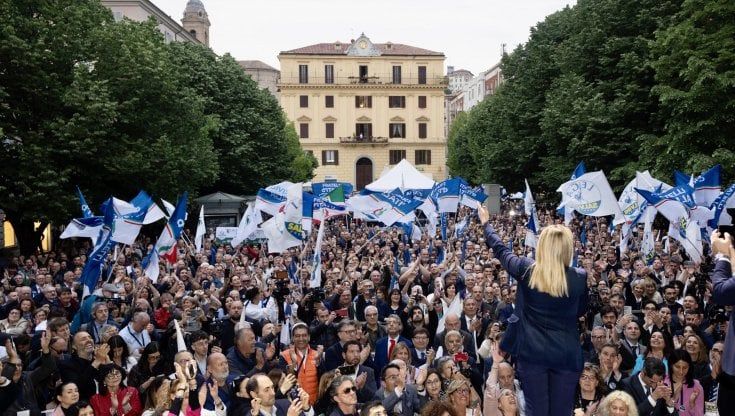 Comunali, si vota in 800 città. Test per il governo e per il Pd di Schlein
