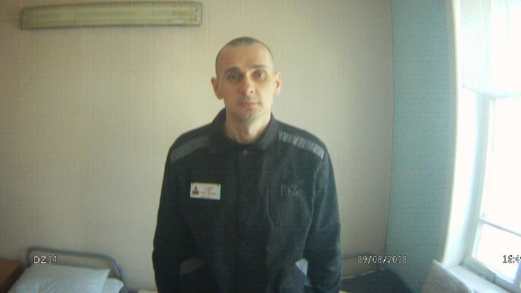 La battaglia in cella di Oleg Sentsov, il regista ucraino stremato per la Crimea