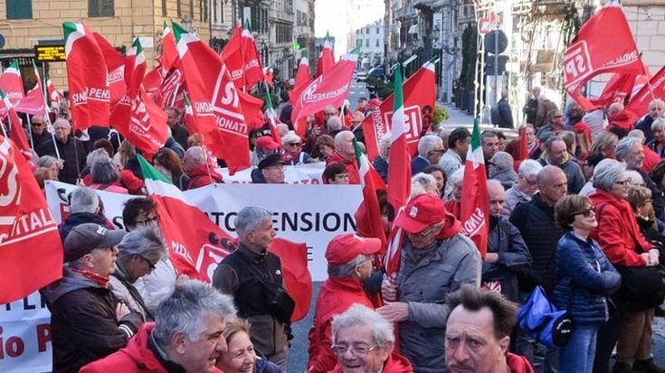 In pensione più tardi dal 2027. La Lega: aumento da bloccare