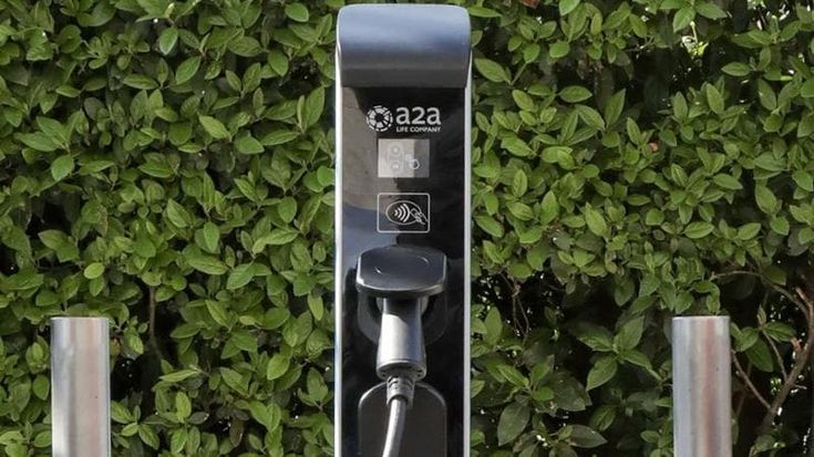 A2A City Plug, la rivoluzione urbana della ricarica elettrica parte da Milano. Ecco perché