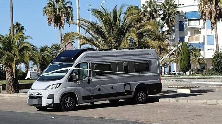 Femminicidio in Spagna: un italiano uccide con venti coltellate in strada la compagna tedesca