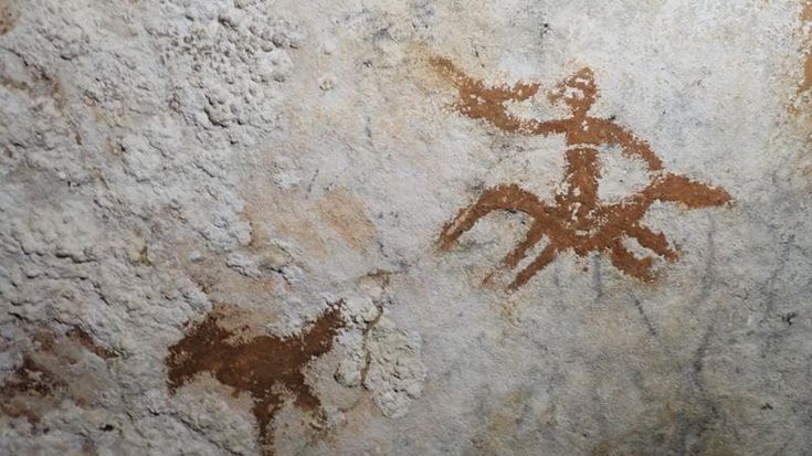 I pittori del pleistocene. Scoperta la forma d’arte più antica: è una mano disegnata 67mila anni fa