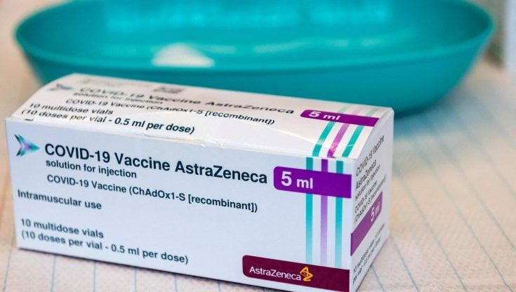 Vaccino AstraZeneca, prenotazioni bloccate: ecco cosa devono fare i pugliesi in lista