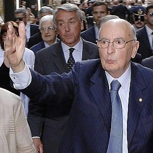 Dimissioni, l'augurio di Napolitano: "Paese sia unito e sereno". Appello su riforme