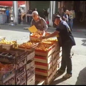 Commercio ambulante, dagli abusivi una evasione che vale 1 miliardo