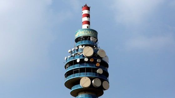 Mediaset, il tribunale di Amsterdam dà ragione ai Berlusconi: via libera alla holding olandese Mfe