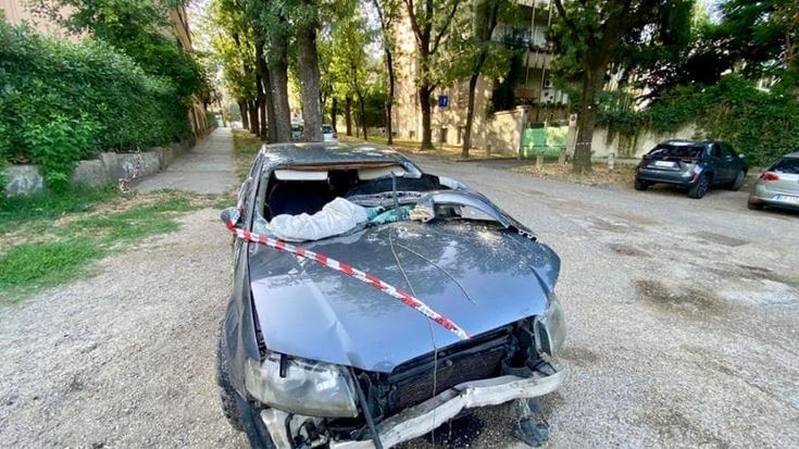 In fuga dopo il volo nel Po, tre uomini identificati grazie ai telefoni nell’Audi