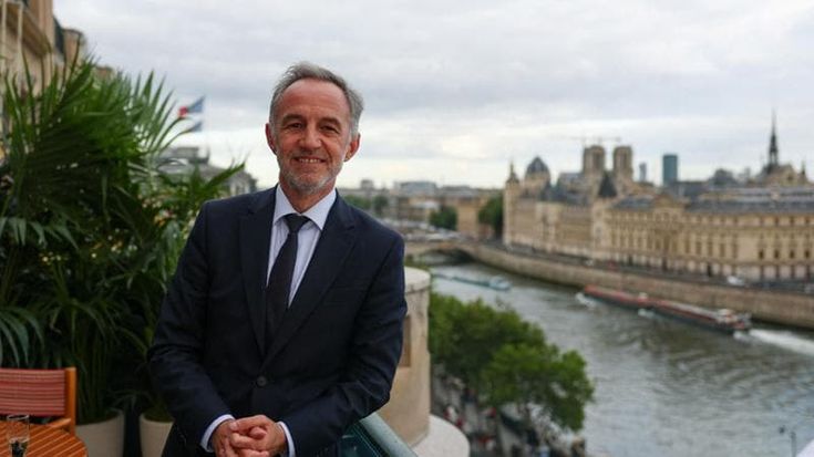 Parigi attribuisce la cittadinanza onoraria a tutti i palestinesi: “È un impegno per la pace”