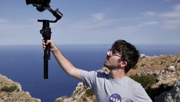 Palermo, Roberto lo Youtuber che regala un video ai commercianti