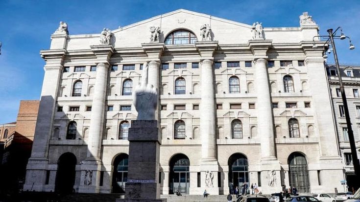 Le Borse di oggi, 9 agosto. Banche italiane in recupero dopo il tetto del governo sugli extraprofitti