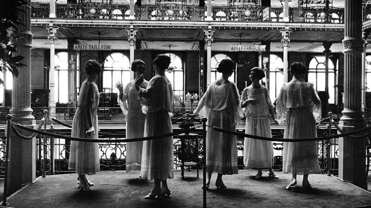 Viaggio nel costume degli italiani sfogliando le riviste degli anni Cinquanta e Sessanta: “La Rinascente spiega il Paese più della Bicamerale”