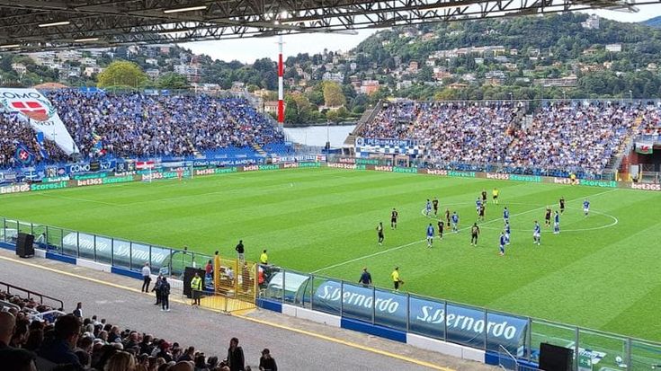 Il “Fenomeno Como”: Gué, i vip in tribuna, il turismo del calcio, i concerti prima della partita. La società: “Il miglior giocatore? Il lago”