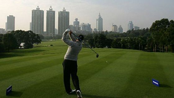 Cina, contrordine compagni:  giocare a golf non è più reato