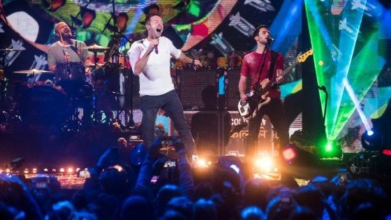 Coldplay a Milano, parte l'esposto in Procura per i biglietti sold out a tempo di record