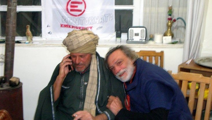 Quel sorriso di Gino Strada dopo la mia liberazione: "Bentornato, ho lottato per salvarti"