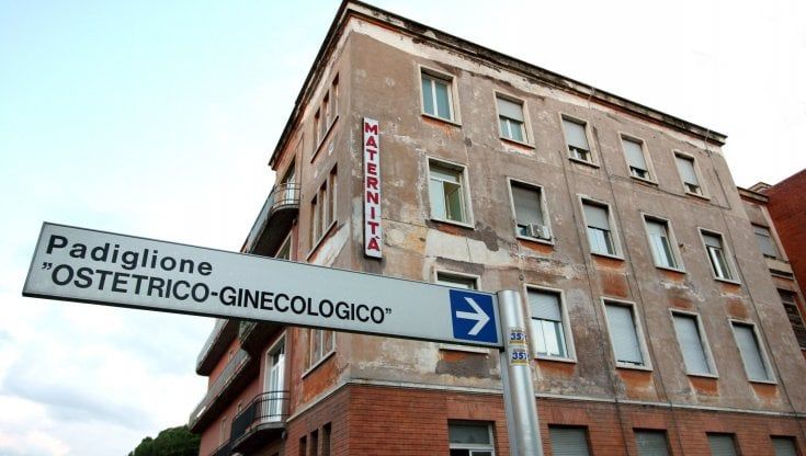 Aborto disumano, le donne alzano la voce. "Avevo perso mio figlio e mi ritrovai a cullare quello di un'altra"