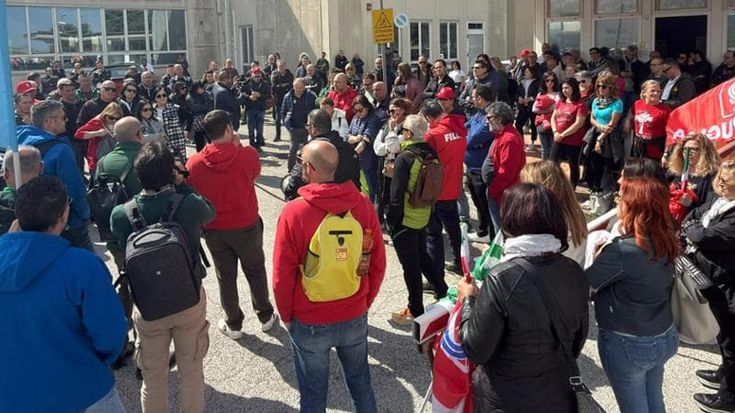 Natuzzi, partono gli scioperi. L’azienda conferma il piano:“Dialogo ma la crisi è grave”