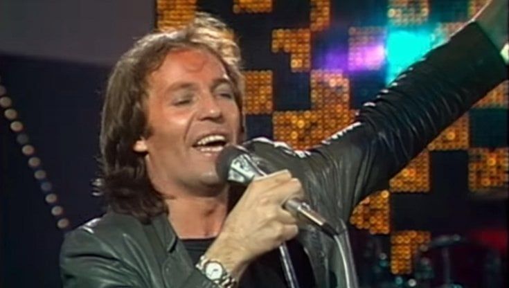 Sanremo 2022, Vasco in calzoncini corti: "Mia mamma la domenica mi diceva 'Cantaci la canzoncina di Sanremo''"