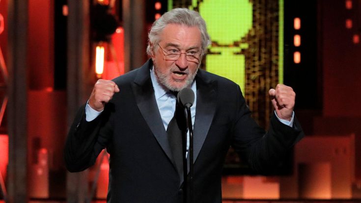 “Trump vaffa...”, la bomba da standing ovation di Robert De Niro