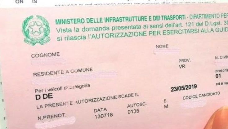 Foglio rosa e patente, cinque mesi di attesa. La rabbia dei 360 mila
