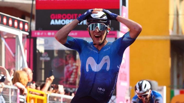 Giro, Sanchez vince a Rapolano Terme davanti a Alaphilippe. Pogacar mantiene la maglia rosa