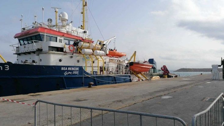 Arrivata a Pozzallo la Sea Watch 3, a bordo 406 persone