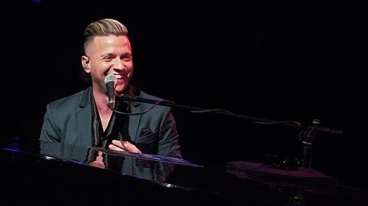 Cosa fare a Milano oggi 29 novembre: Matthew Lee al Blue Note e il "Karaoke femminista" al Carcano