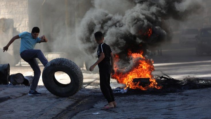 Scontri in Cisgiordania con l'esercito israeliano: uccisi 5 palestinesi