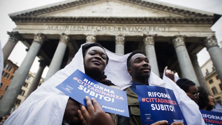 Ius soli, ora i vescovi scendono in campo: “Chi nasce in Italia è italiano” 