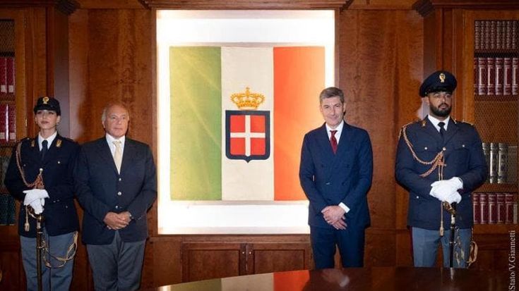 La storica bandiera delle Guardie di Pubblica Sicurezza lascia il Vittoriano e arriva al Viminale
