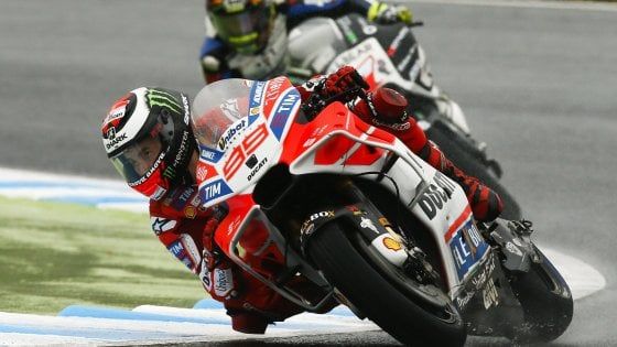 MotoGp, in Giappone pole per Zarco. Secondo Petrucci, male Dovizioso