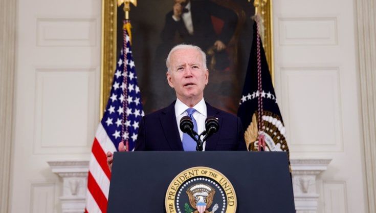 Vaccini Covid. Biden: "Via i brevetti". I perché della mossa a sorpresa