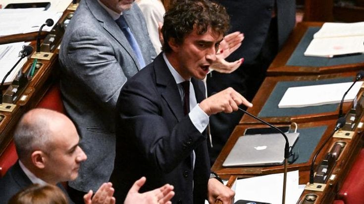 Bologna, FdI e Lega difendono i poliziotti: “Intervento professionale”. Cucchi: un altro Magherini?