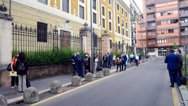 Treno deragliato Pioltello, parla un sopravvissuto:  “Mi è servito uno psicologo. Chi è colpevole paghi”