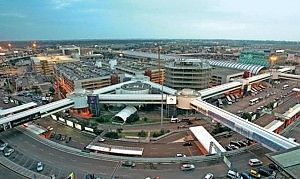 Vendevano false griffe in boutiqueArrestati due uomini a Fiumicino