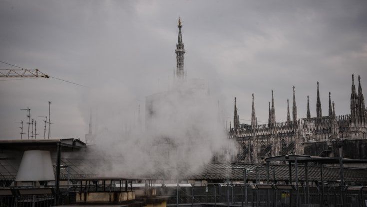 Ottobrata con due gradi oltre la media, ma lo smog fa scattare le restrizioni 