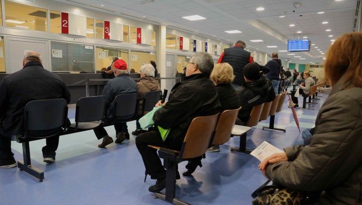 Sanità in Lombardia, dalla prima visita cardiologica all'ecografia all'addome: i dieci esami con più liste d'attesa