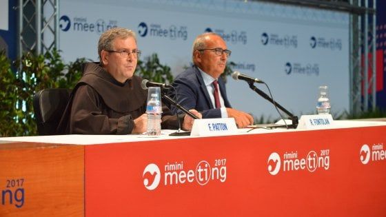 Frati, suore, buddisti e video sul lavoro: ecco il Meeting con platee da stadio