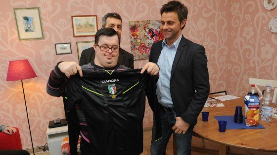 L’arbitro Rizzoli ai ragazzi disabili: “Coraggio e rispetto delle regole, ecco cosa serve”
