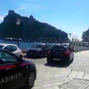 Violenze sessuali di gruppo, quattro fermi a Ischia