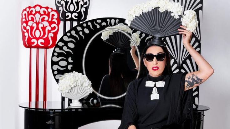 Rossy de Palma in camera da letto