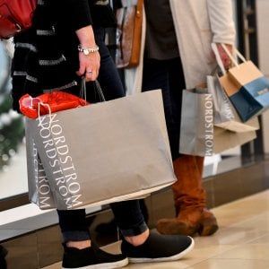 Istat, la fiducia dei consumatori scende ai minimi da luglio 2017