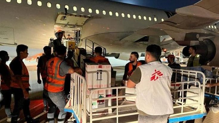 Libia, dopo le inondazioni arrivano i primi aiuti a Derna: la gestione delle salme, i feriti e i 30mila sfollati da assistere